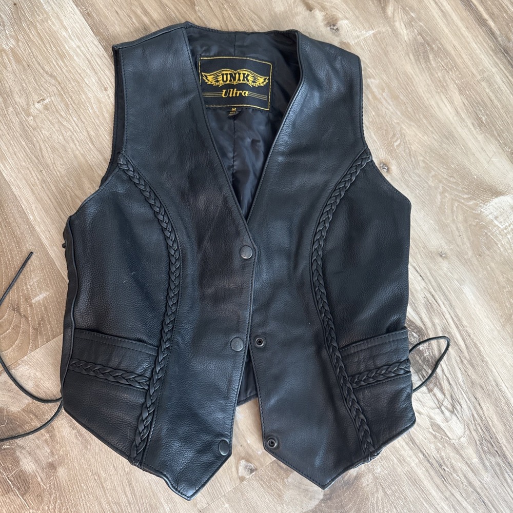 Unik Ultra Black Leather Motorcycle Vest Women's Size Medium